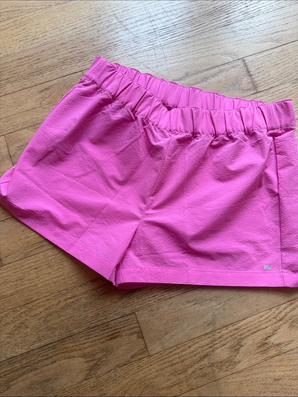 Vineyard Vines Bubblegum Pink Performance 3” Short, size large